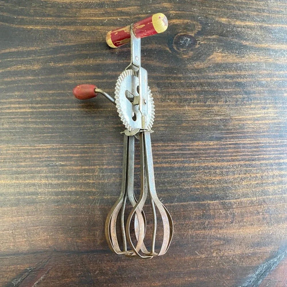 Vintage Hand Crank Egg Beater Red Yellow Wood‎ Handle Manual Rotary Whisk Mixer